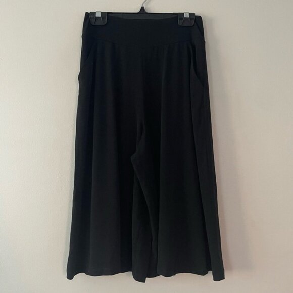New Kim & Co Black Knee Length Stretch Pull On Gaucho Shorts Size Small bin 4D - Picture 3 of 4